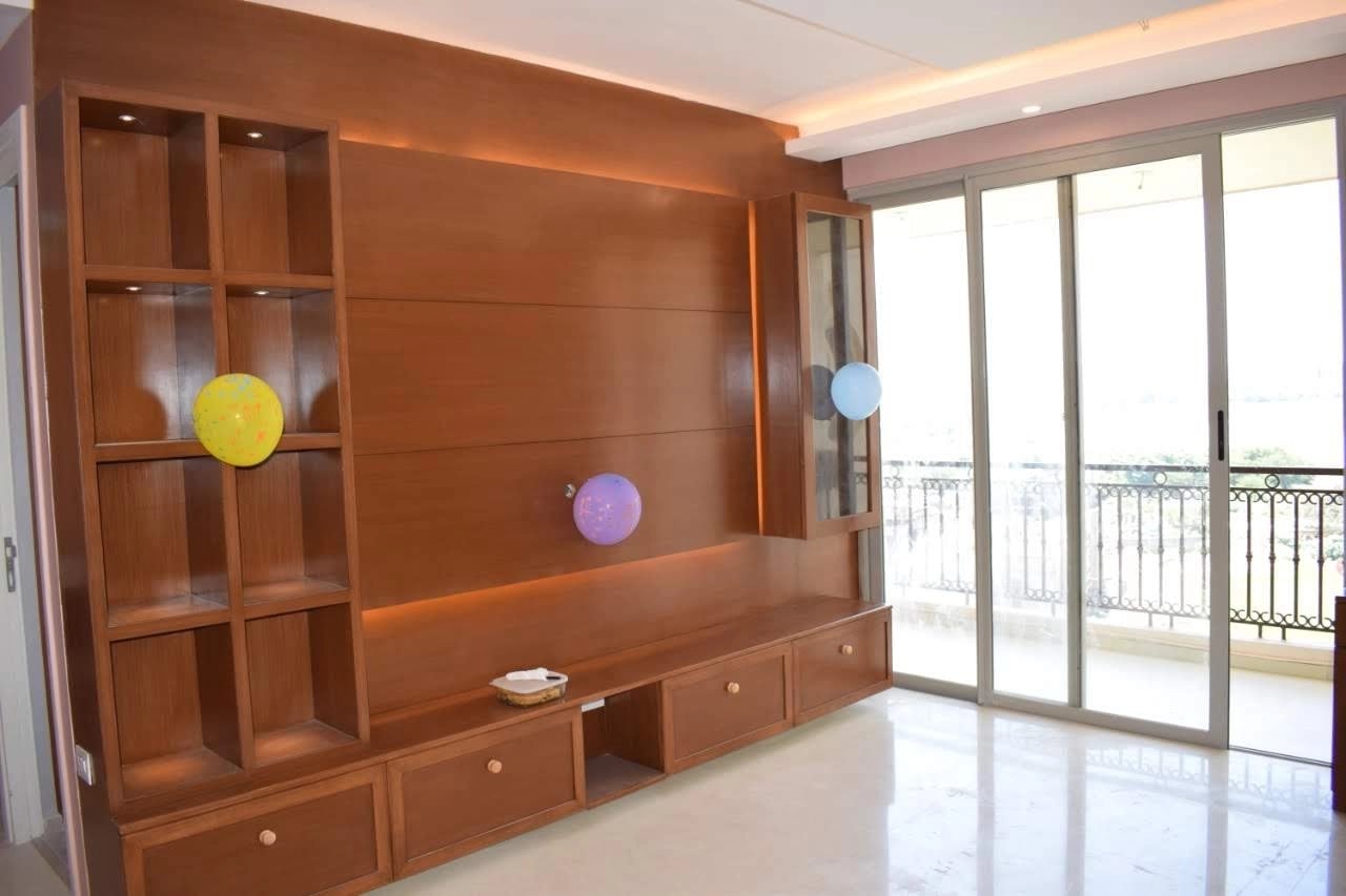 Wallstohome Interiors