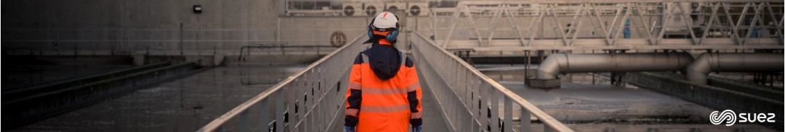 Suez banner